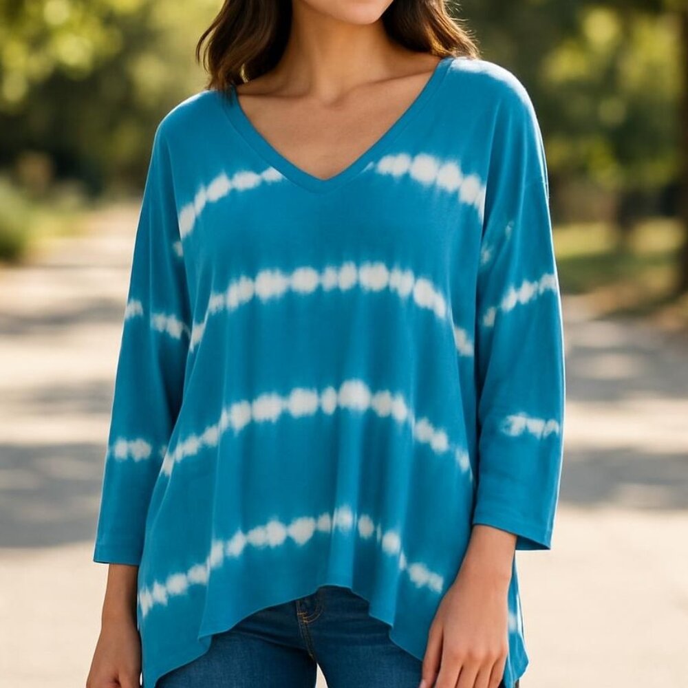 Chico’s Top Blue White Tie Dye 3/4 Sleeve V Neck Asymmetric Top Size 2 L 12 14